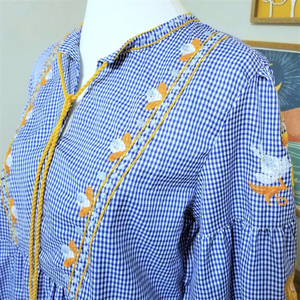Top, Blouse. Blue & White Gingham. Embroidered. Jennifer & Grace. - Picture 4 of 16